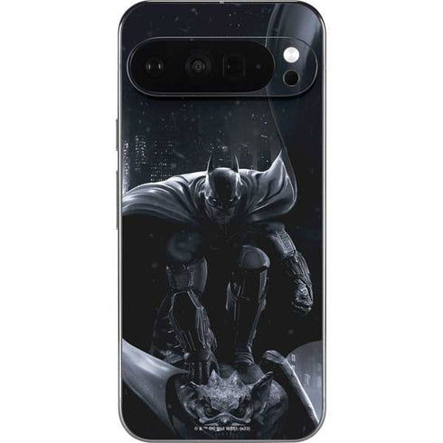 DC Comics Arkham Origins Batman In action pose Pixel 9 Pro XL Skin
